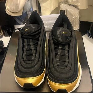 Nike Black and Gold Retro-Style Low Top Sneakers
